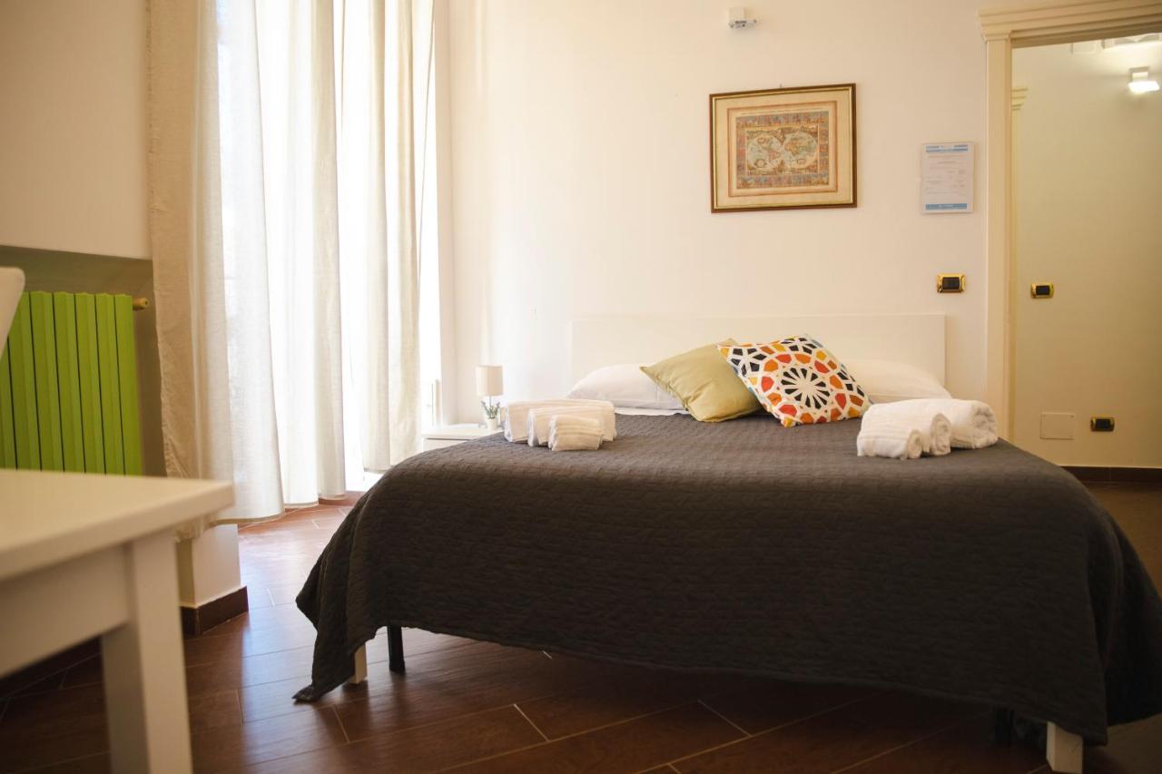 Palazzo De Brado Bed & Breakfast Трани Екстериор снимка